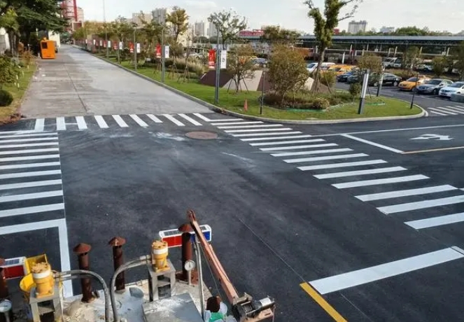 10種常見的道路標(biāo)線，看看你認(rèn)識多少？